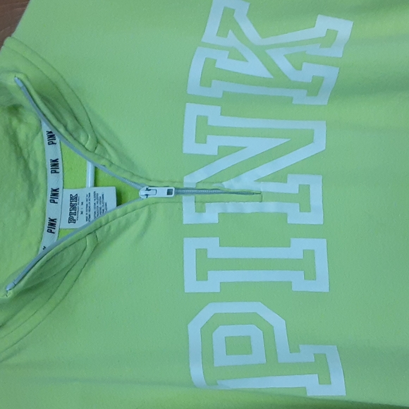 Size med womans pink VS sweatshirt - Picture 3 of 3